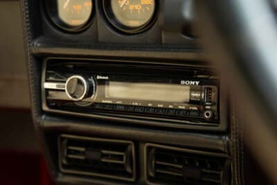 4万8300英ポンド（邦貨換算約960万円）で落札されたフェラーリ「328GTS」（C）Courtesy of RM Sotheby's