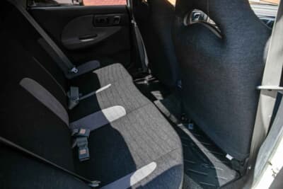 1万ポンド〜1万2000ポンド（約198万円〜約237万円）で現在も販売中のスバル「インプレッサ WRX STI」（C）Bonhams
