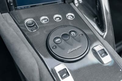 158万ユーロ(邦貨換算約2億5665万円)で落札されたランボルギーニ「レヴェントン ロードスター」(C)Courtesy of RM Sotheby's