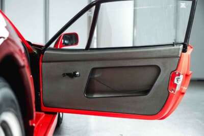 281万7500ユーロ（邦貨換算約4億5770万円）で落札されたフェラーリ「F40」（C）Courtesy of RM Sotheby's