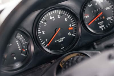 100万～150万ユーロ（邦貨換算約1億6245万～2億4365万円）で現在も販売中のポルシェ「911カレラRS 3.0」C）Courtesy of RM Sotheby's