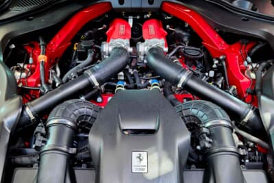 フェラーリ アマルフィ:3855ccのV8ツインターボを搭載