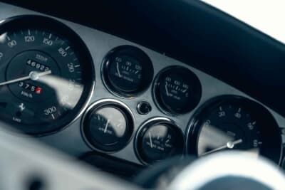 53万9375ユーロ（邦貨換算約8762万円）で落札されたフェラーリ「365GTB/4」（C）Courtesy of RM Sotheby's