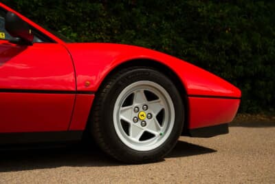 4万8300英ポンド（邦貨換算約960万円）で落札されたフェラーリ「328GTS」（C）Courtesy of RM Sotheby's