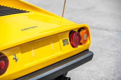 10万ドル〜12万5000ドル（邦貨換算で約1477万〜1846万円）で現在も販売中のフェラーリ「308GTS」（C）Courtesy of RM Sotheby's