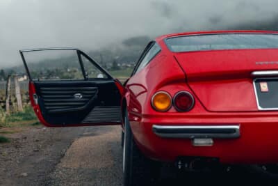 53万9375ユーロ（邦貨換算約8762万円）で落札されたフェラーリ「365GTB/4」（C）Courtesy of RM Sotheby's