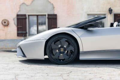 158万ユーロ(邦貨換算約2億5665万円)で落札されたランボルギーニ「レヴェントン ロードスター」(C)Courtesy of RM Sotheby's