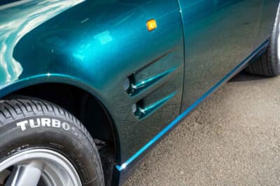 4万3700英ポンド(邦貨換算約866万円)で落札されたアストンマーティン「ヴィラージュ ヴォランテ」(C)Courtesy of RM Sotheby's