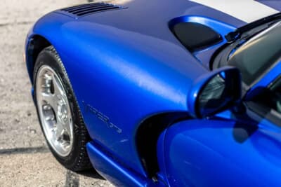 9万ドル〜11万ドル（約1330万〜1625万円）で現在も販売中のダッヂ「バイパーGTS」（C）Courtesy of RM Sotheby's