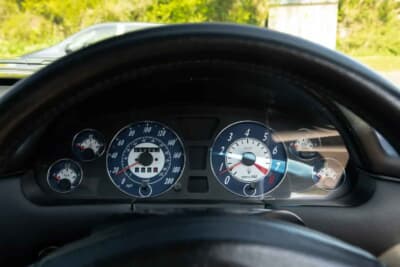 1万3500英ポンド(邦貨換算約268万円)で落札されたマセラティ「4200GT」(C)iconicauctioneers