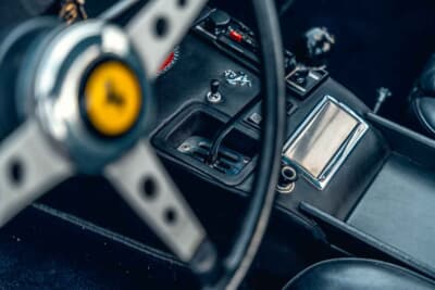 53万9375ユーロ（邦貨換算約8762万円）で落札されたフェラーリ「365GTB/4」（C）Courtesy of RM Sotheby's