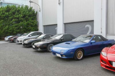 FC3S型RX-7のカブリオレ。幌だけに維持が大変そうだ