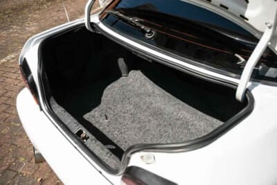 1万ポンド〜1万2000ポンド（約198万円〜約237万円）で現在も販売中のスバル「インプレッサ WRX STI」（C）Bonhams