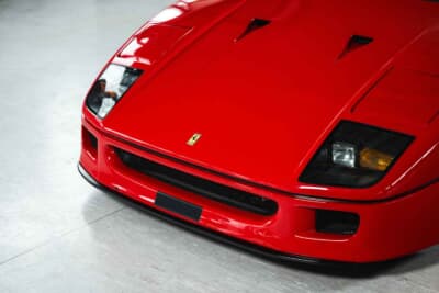 281万7500ユーロ（邦貨換算約4億5770万円）で落札されたフェラーリ「F40」（C）Courtesy of RM Sotheby's
