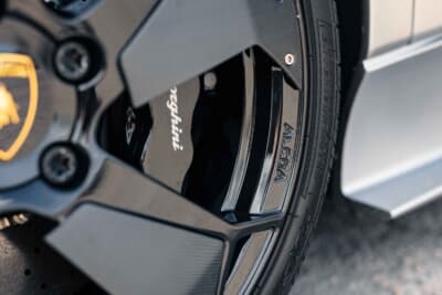 158万ユーロ(邦貨換算約2億5665万円)で落札されたランボルギーニ「レヴェントン ロードスター」(C)Courtesy of RM Sotheby's