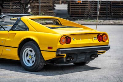 10万ドル〜12万5000ドル（邦貨換算で約1477万〜1846万円）で現在も販売中のフェラーリ「308GTS」（C）Courtesy of RM Sotheby's