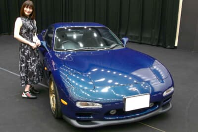 トークショーなどが行われた会場には、佐伯亜希英さんのFD3S型RX-7が展示された
