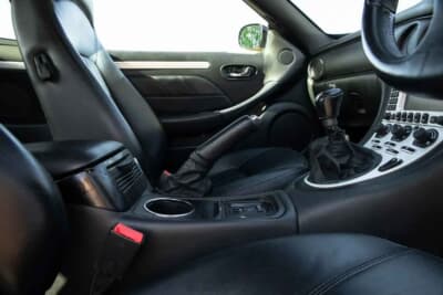 1万3500英ポンド(邦貨換算約268万円)で落札されたマセラティ「4200GT」(C)iconicauctioneers