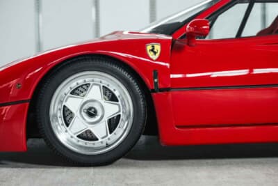 281万7500ユーロ（邦貨換算約4億5770万円）で落札されたフェラーリ「F40」（C）Courtesy of RM Sotheby's