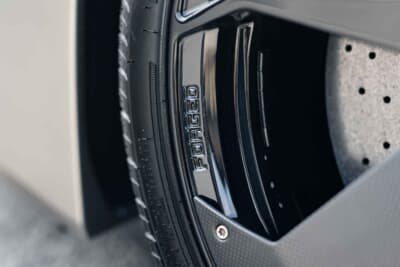 158万ユーロ(邦貨換算約2億5665万円)で落札されたランボルギーニ「レヴェントン ロードスター」(C)Courtesy of RM Sotheby's