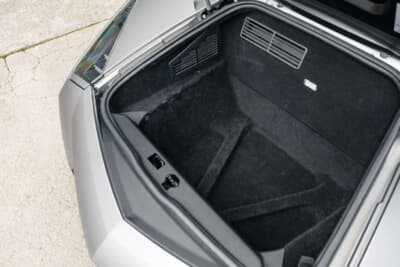 158万ユーロ(邦貨換算約2億5665万円)で落札されたランボルギーニ「レヴェントン ロードスター」(C)Courtesy of RM Sotheby's