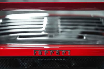 281万7500ユーロ（邦貨換算約4億5770万円）で落札されたフェラーリ「F40」（C）Courtesy of RM Sotheby's