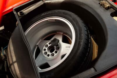 4万8300英ポンド（邦貨換算約960万円）で落札されたフェラーリ「328GTS」（C）Courtesy of RM Sotheby's