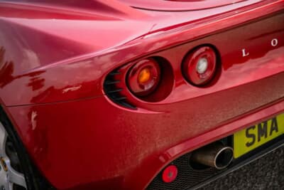 1万5750英ポンド（邦貨換算約311万円）で落札されたロータス「エリーゼ」（C）iconicauctioneers