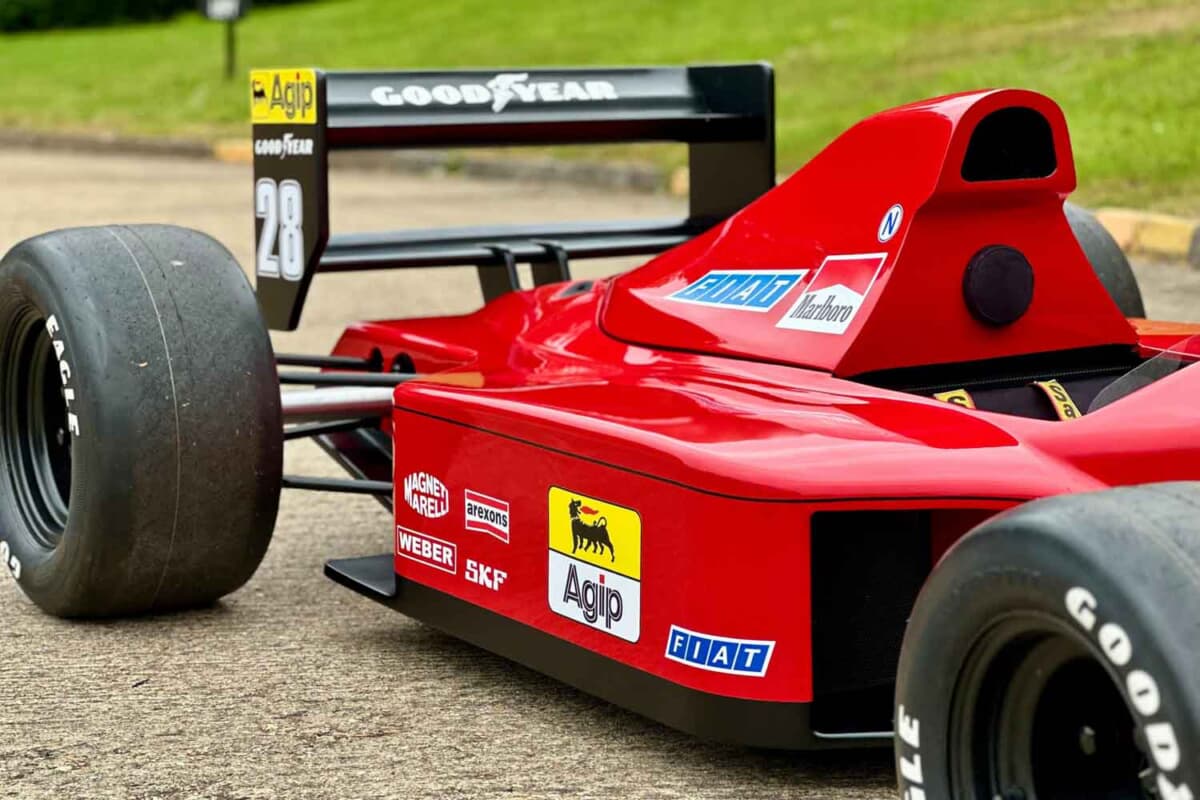 黒歴史F1”のジュニアカーがまさかの低落札！フェラーリ642の悲運