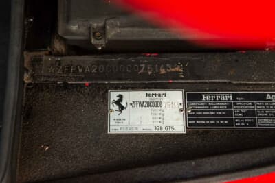 4万8300英ポンド（邦貨換算約960万円）で落札されたフェラーリ「328GTS」（C）Courtesy of RM Sotheby's