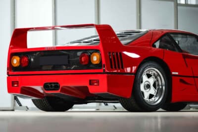 281万7500ユーロ（邦貨換算約4億5770万円）で落札されたフェラーリ「F40」（C）Courtesy of RM Sotheby's