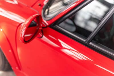 45万ユーロ～55万ユーロ（邦貨換算約7310万円～8934万円）で現在も販売中のポルシェ「911 カップ3.8 RSR」（C）Courtesy of RM Sotheby's