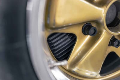 100万～150万ユーロ（邦貨換算約1億6245万～2億4365万円）で現在も販売中のポルシェ「911カレラRS 3.0」C）Courtesy of RM Sotheby's