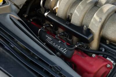 1万3500英ポンド(邦貨換算約268万円)で落札されたマセラティ「4200GT」(C)iconicauctioneers