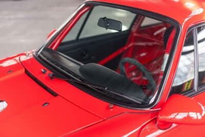 45万ユーロ～55万ユーロ（邦貨換算約7310万円～8934万円）で現在も販売中のポルシェ「911 カップ3.8 RSR」（C）Courtesy of RM Sotheby's