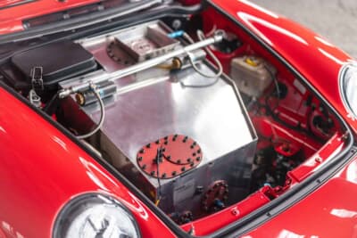 45万ユーロ～55万ユーロ（邦貨換算約7310万円～8934万円）で現在も販売中のポルシェ「911 カップ3.8 RSR」（C）Courtesy of RM Sotheby's