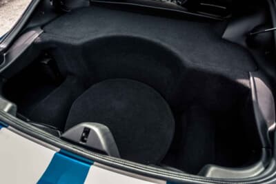 9万ドル〜11万ドル（約1330万〜1625万円）で現在も販売中のダッヂ「バイパーGTS」（C）Courtesy of RM Sotheby's