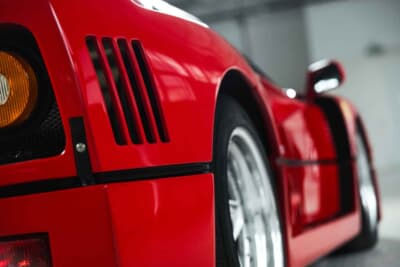 281万7500ユーロ（邦貨換算約4億5770万円）で落札されたフェラーリ「F40」（C）Courtesy of RM Sotheby's
