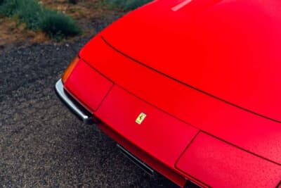 53万9375ユーロ（邦貨換算約8762万円）で落札されたフェラーリ「365GTB/4」（C）Courtesy of RM Sotheby's