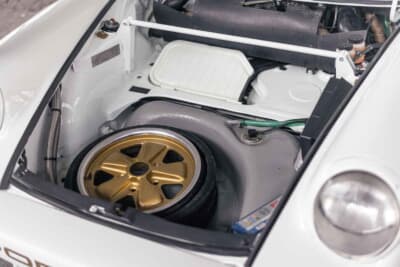 100万～150万ユーロ（邦貨換算約1億6245万～2億4365万円）で現在も販売中のポルシェ「911カレラRS 3.0」C）Courtesy of RM Sotheby's