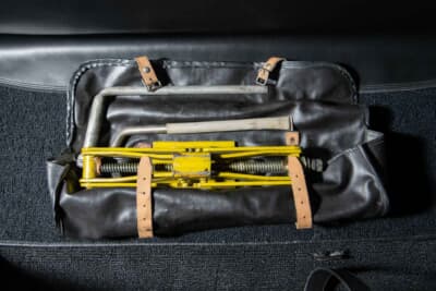 10万ドル〜12万5000ドル（邦貨換算で約1477万〜1846万円）で現在も販売中のフェラーリ「308GTS」（C）Courtesy of RM Sotheby's