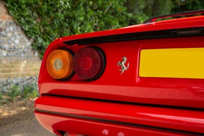 4万8300英ポンド（邦貨換算約960万円）で落札されたフェラーリ「328GTS」（C）Courtesy of RM Sotheby's