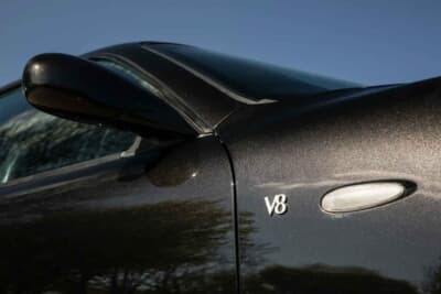 1万3500英ポンド(邦貨換算約268万円)で落札されたマセラティ「4200GT」(C)iconicauctioneers