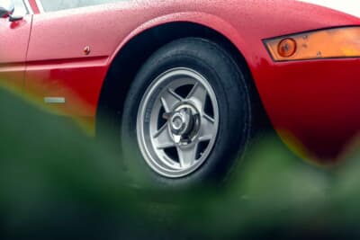 53万9375ユーロ（邦貨換算約8762万円）で落札されたフェラーリ「365GTB/4」（C）Courtesy of RM Sotheby's