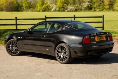 1万3500英ポンド(邦貨換算約268万円)で落札されたマセラティ「4200GT」(C)iconicauctioneers