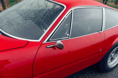 53万9375ユーロ（邦貨換算約8762万円）で落札されたフェラーリ「365GTB/4」（C）Courtesy of RM Sotheby's