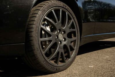 1万3500英ポンド(邦貨換算約268万円)で落札されたマセラティ「4200GT」(C)iconicauctioneers