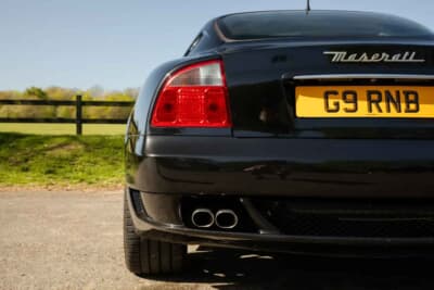 1万3500英ポンド(邦貨換算約268万円)で落札されたマセラティ「4200GT」(C)iconicauctioneers