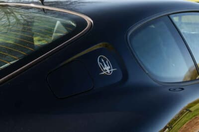 1万3500英ポンド(邦貨換算約268万円)で落札されたマセラティ「4200GT」(C)iconicauctioneers