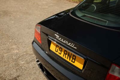 1万3500英ポンド(邦貨換算約268万円)で落札されたマセラティ「4200GT」(C)iconicauctioneers